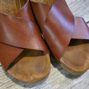 Women’s Crisscross Wedge Sandals in Brown
